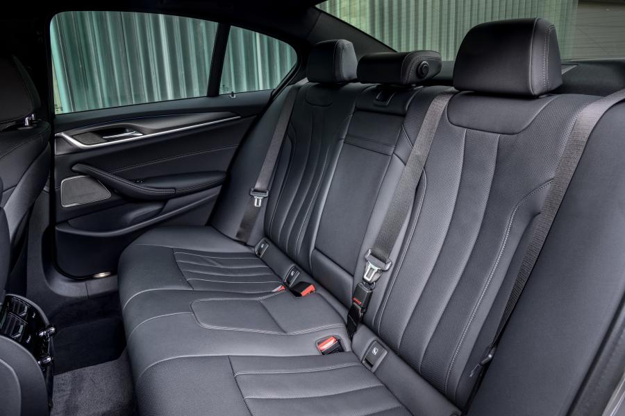  BMW 545e xDrive M Sport 2020 года  (фото 16 из 20)